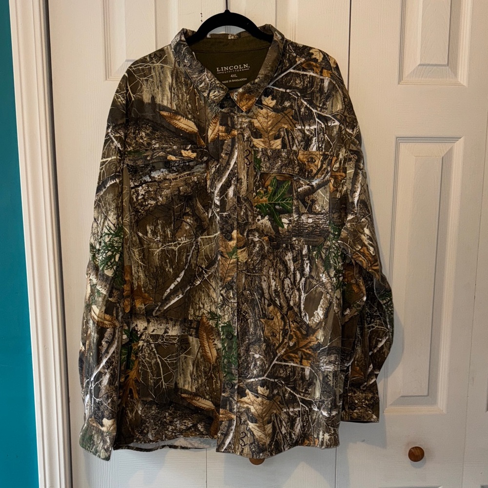 Lincoln Outfitters Realtree camo button down